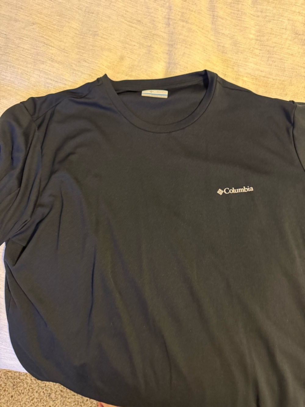 Columbia Men's Black Long-Sleeve Performance Shirt